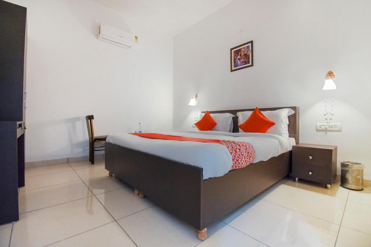 Oyo 75460 Sky High Residency Otel Ludhiana Dış mekan fotoğraf